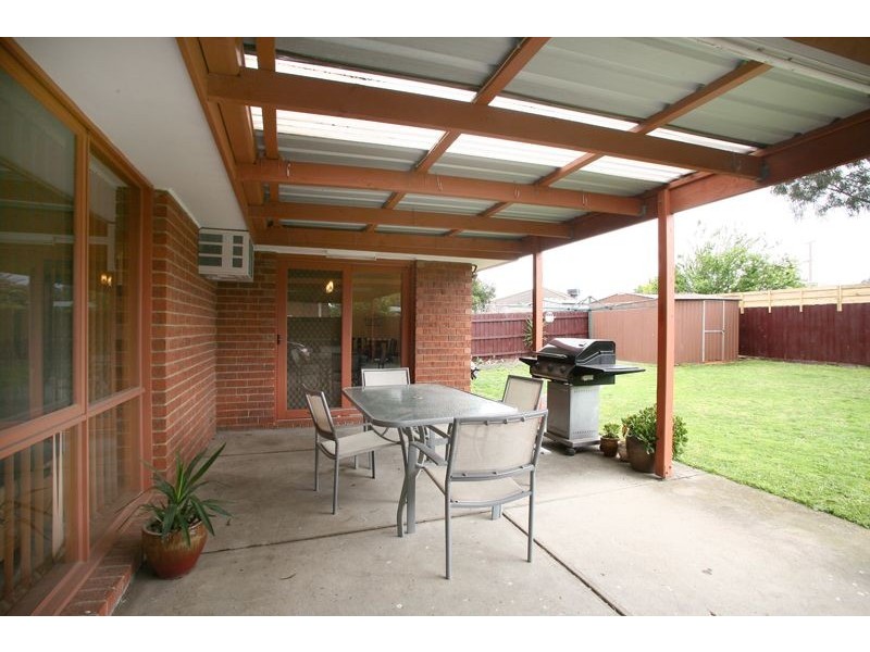 6 Branton Drive, Hampton Park VIC 3976