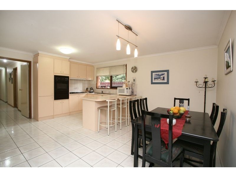 6 Branton Drive, Hampton Park VIC 3976