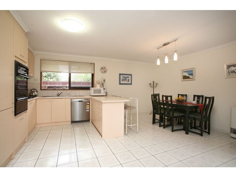 6 Branton Drive, Hampton Park VIC 3976