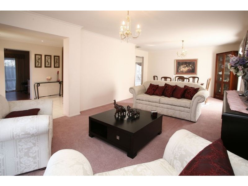 3 Edith Rise, Hampton Park VIC 3976