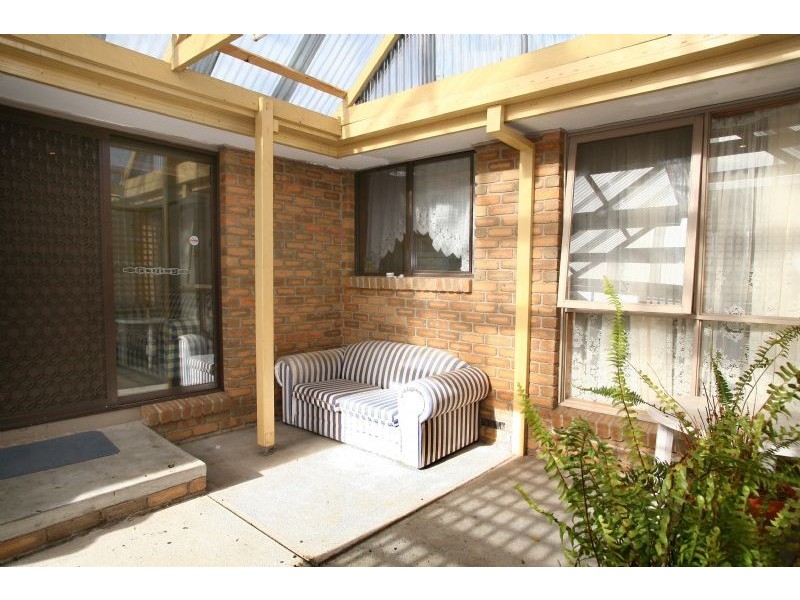 17 Henlow Rise, Hallam VIC 3803