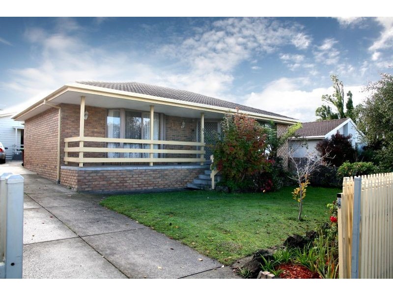 17 Henlow Rise, Hallam VIC 3803