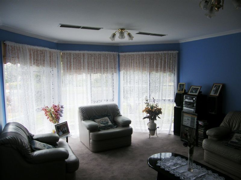 8 Hedley Place, Hampton Park VIC 3976