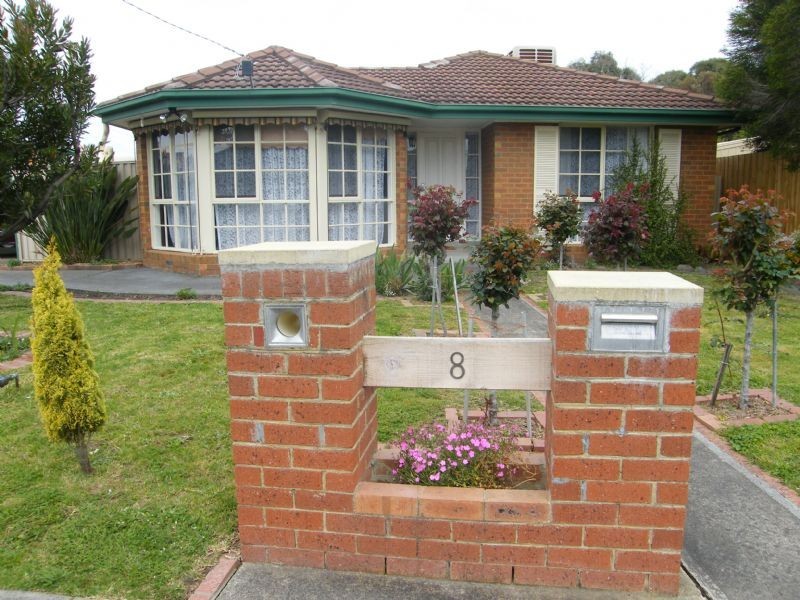 8 Hedley Place, Hampton Park VIC 3976