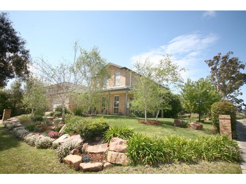 1 Sugarloaf Avenue, Lynbrook VIC 3975