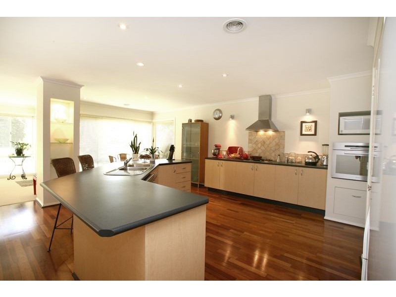 1 Sugarloaf Avenue, Lynbrook VIC 3975