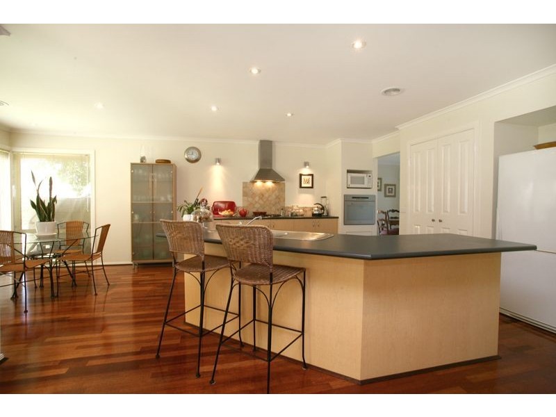 1 Sugarloaf Avenue, Lynbrook VIC 3975