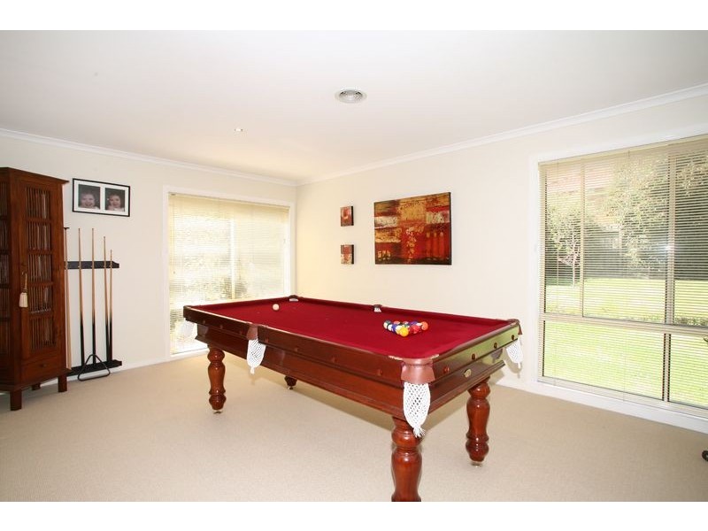 1 Sugarloaf Avenue, Lynbrook VIC 3975