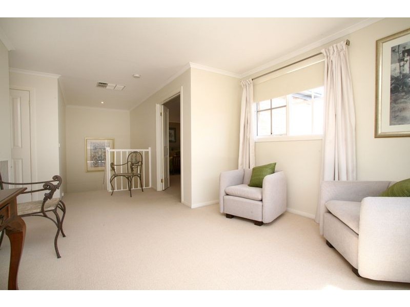 1 Sugarloaf Avenue, Lynbrook VIC 3975