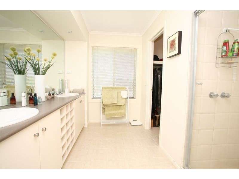 1 Sugarloaf Avenue, Lynbrook VIC 3975