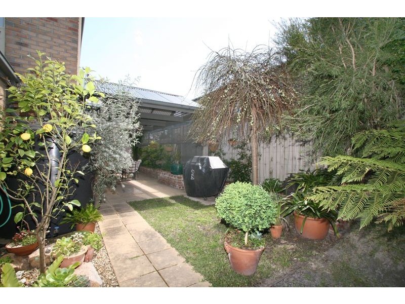 1 Sugarloaf Avenue, Lynbrook VIC 3975