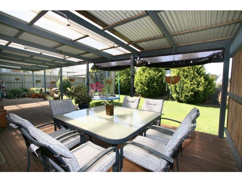 6 Tembie Rise, Lynbrook VIC 3975