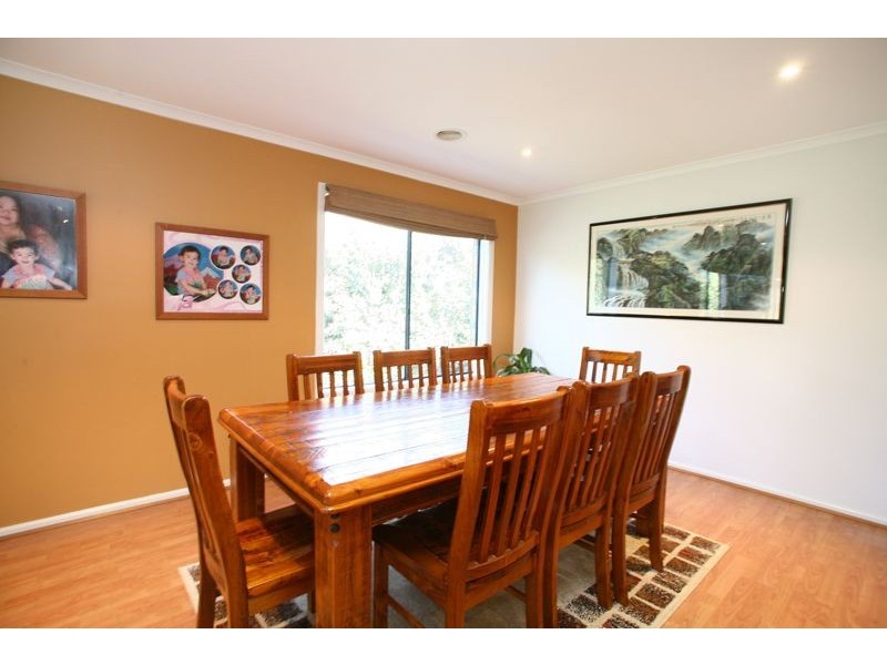 6 Tembie Rise, Lynbrook VIC 3975