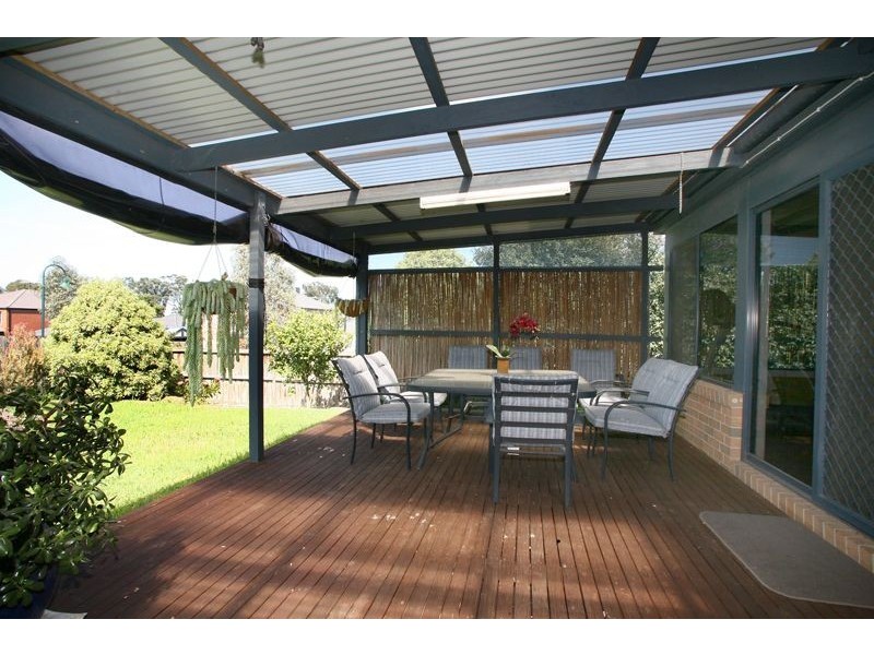 6 Tembie Rise, Lynbrook VIC 3975