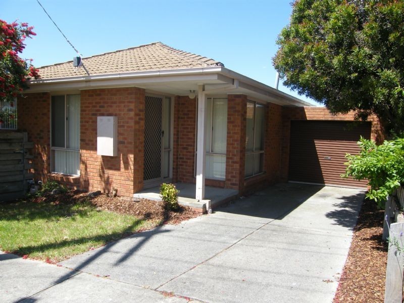 2/30 Huntington Drive, Hampton Park VIC 3976