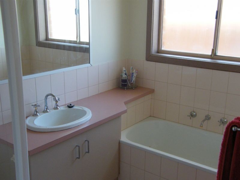 2/30 Huntington Drive, Hampton Park VIC 3976