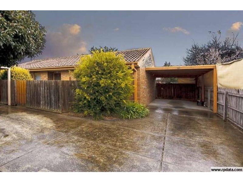 2/122 Fordholm Road, Hampton Park VIC 3976