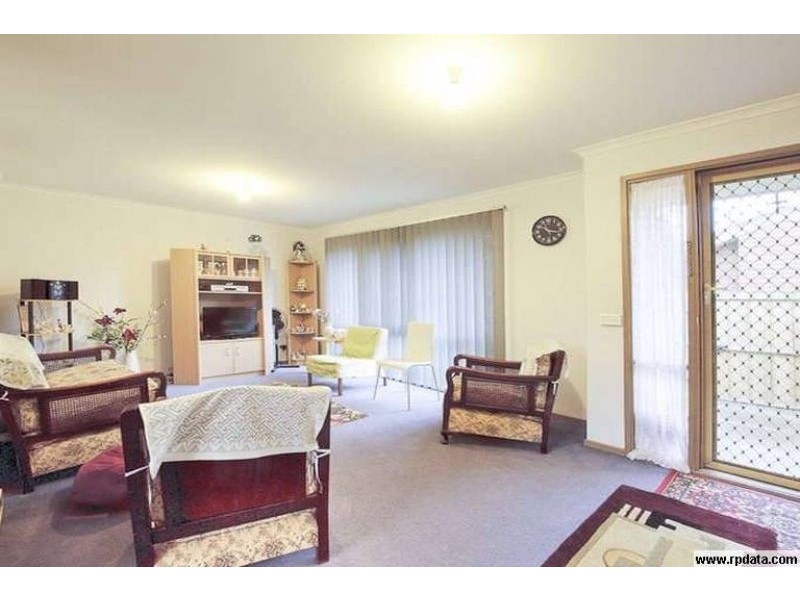 2/122 Fordholm Road, Hampton Park VIC 3976