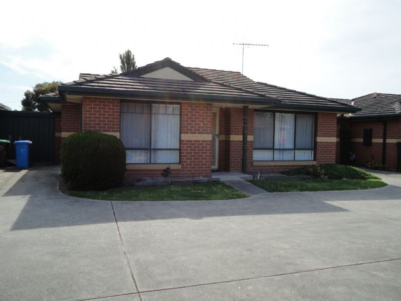 2/4 Camdale Close, Hampton Park VIC 3976