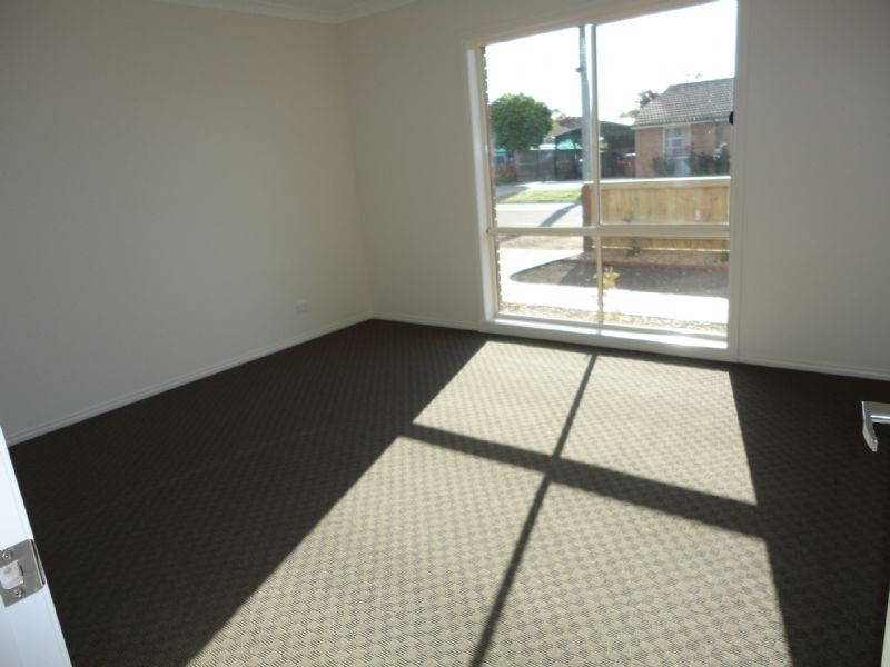 1,2,3/2 Jambe Court, Hampton Park VIC 3976