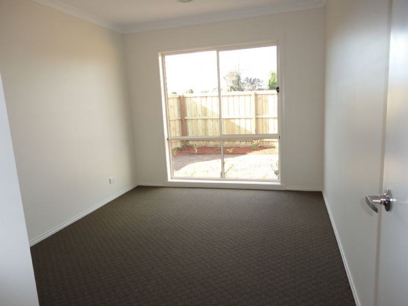 1,2,3/2 Jambe Court, Hampton Park VIC 3976