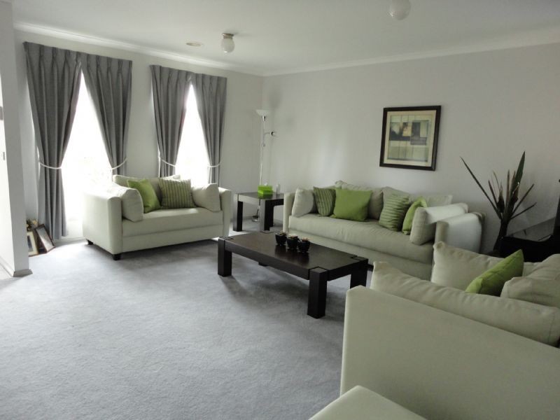 99 Hutchinson Drive, Lynbrook VIC 3975