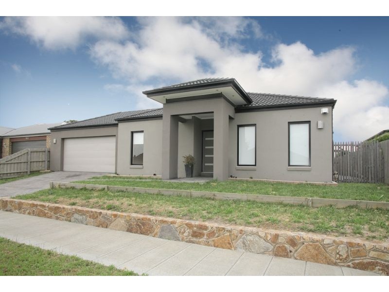6 Bingham Rise, Lynbrook VIC 3975