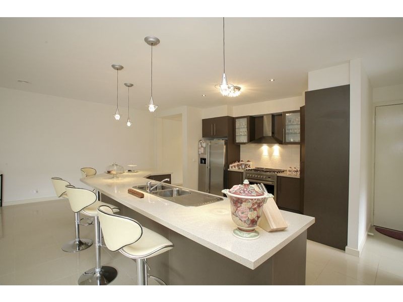 6 Bingham Rise, Lynbrook VIC 3975