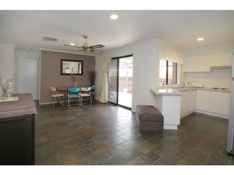 16 The Ridge, Hampton Park VIC 3976