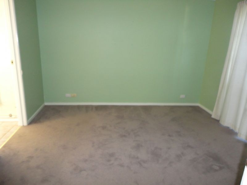 8 Hedley Place, Hampton Park VIC 3976