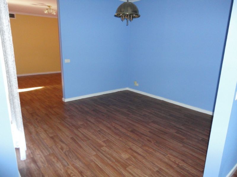 8 Hedley Place, Hampton Park VIC 3976