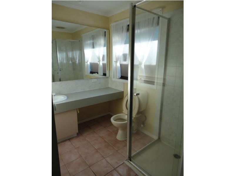 8 Hedley Place, Hampton Park VIC 3976