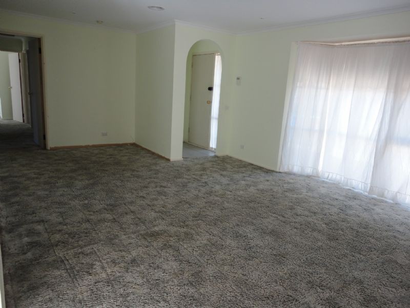 13 Edgerton Court, Hampton Park VIC 3976