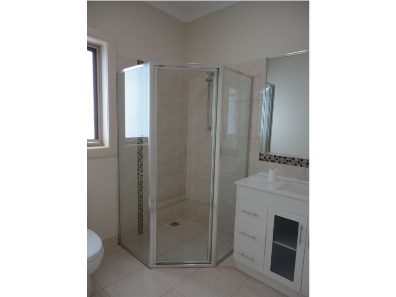 2/79 Fitzgerald Road, Hallam VIC 3803