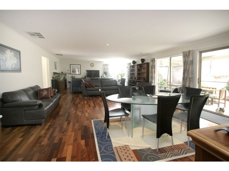 25 Rivergum Rise, Hampton Park VIC 3976