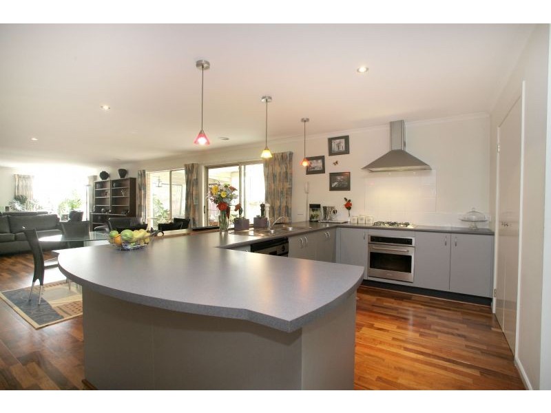 25 Rivergum Rise, Hampton Park VIC 3976