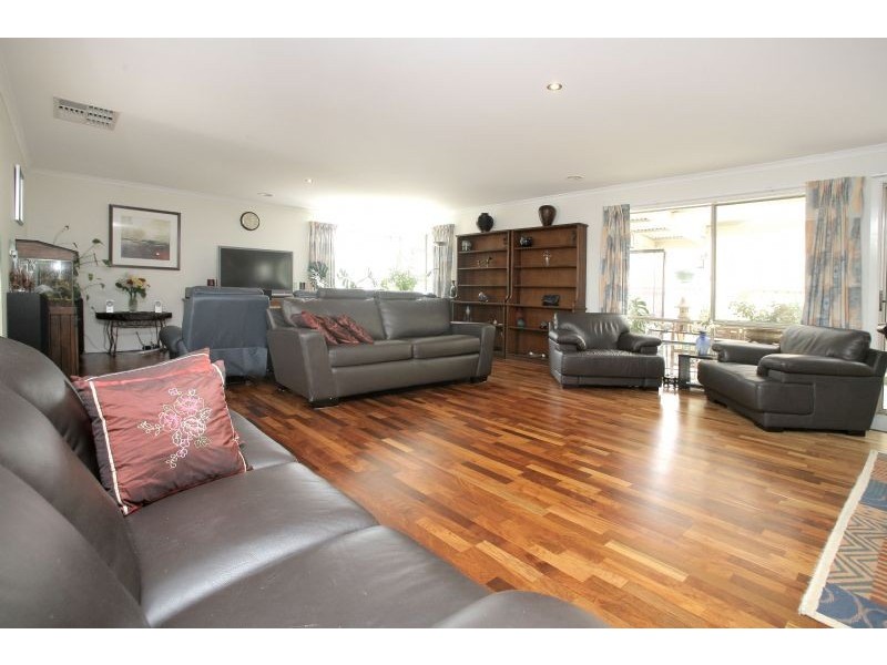 25 Rivergum Rise, Hampton Park VIC 3976