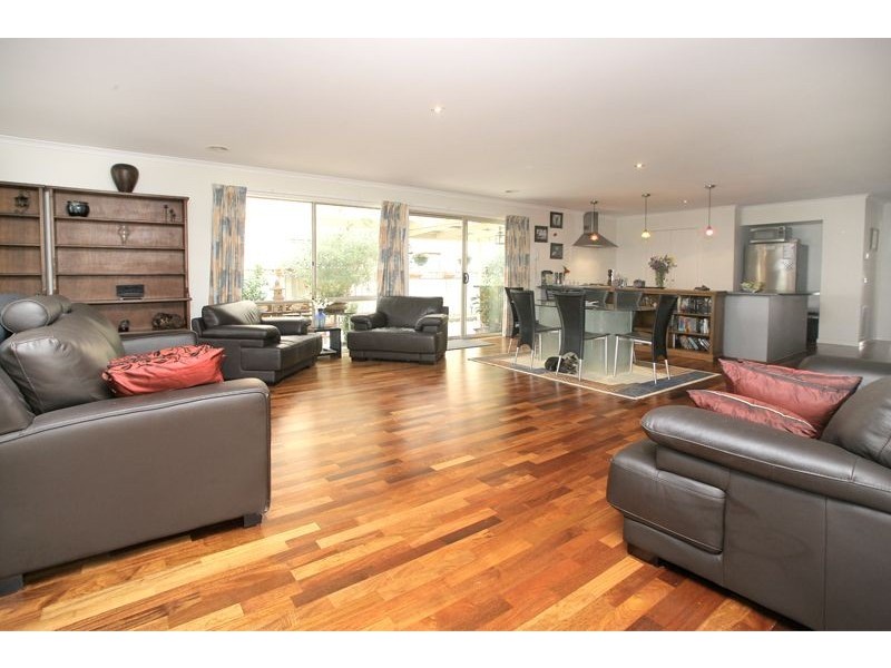 25 Rivergum Rise, Hampton Park VIC 3976