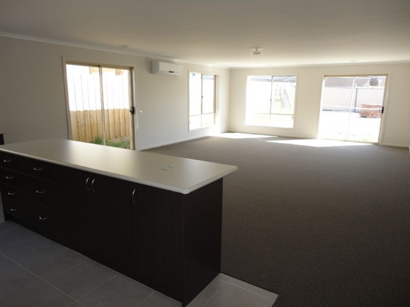 23 Aisbett Close, Lynbrook VIC 3975