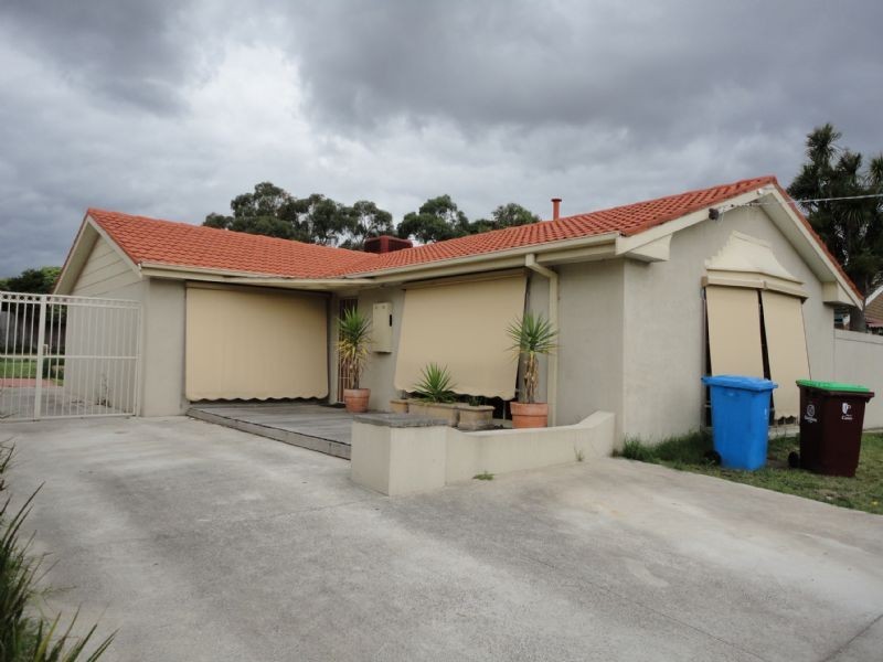 4 Sinclair Court, Hampton Park VIC 3976