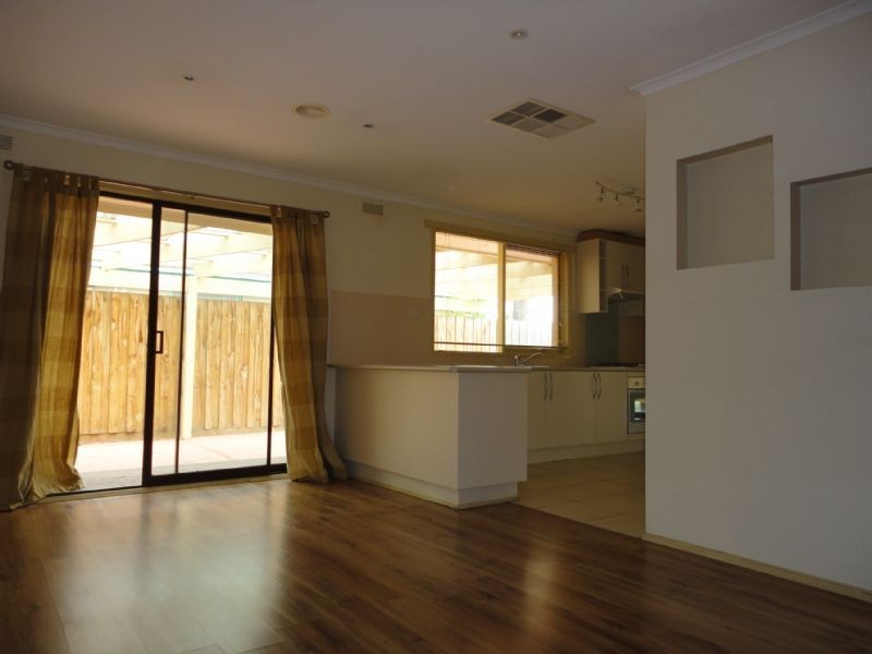 4 Sinclair Court, Hampton Park VIC 3976