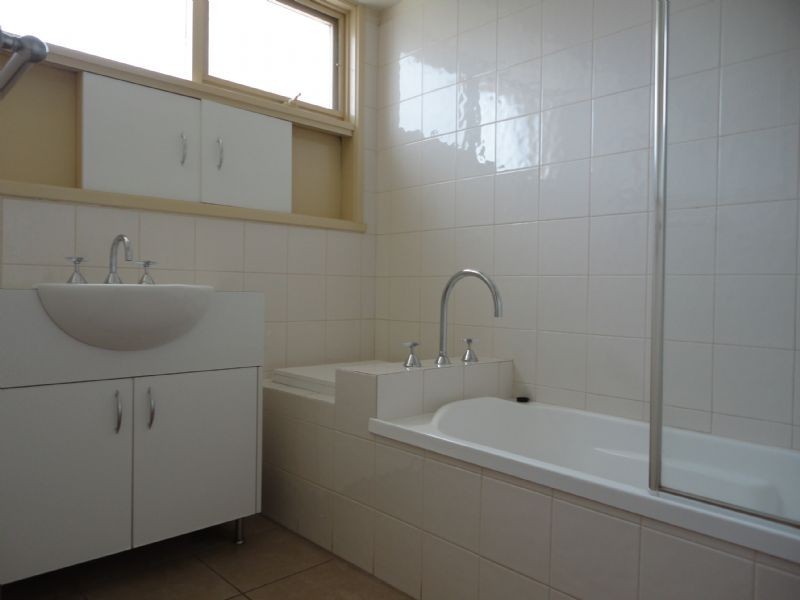 4 Sinclair Court, Hampton Park VIC 3976