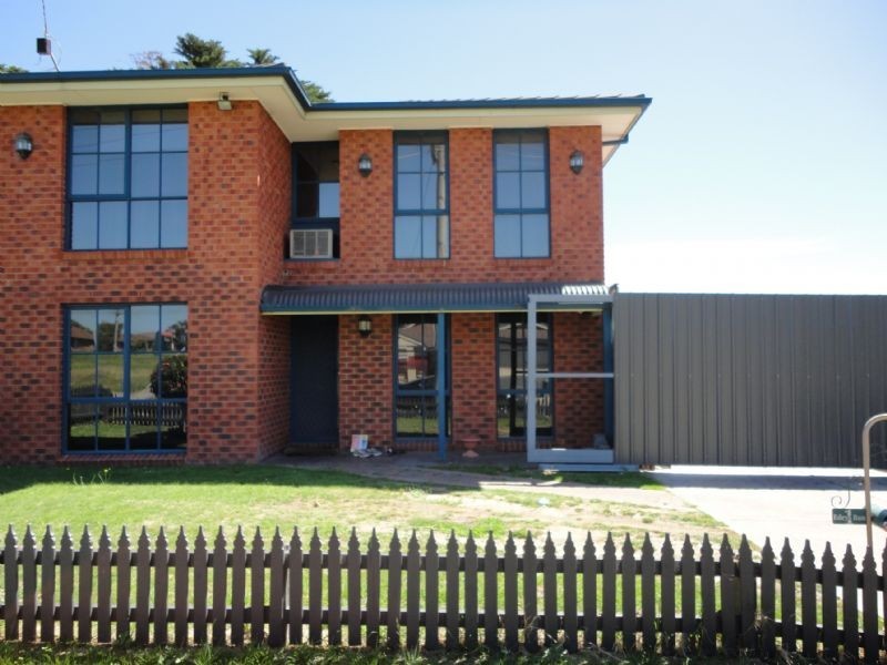 1 Edeys Run, Hampton Park VIC 3976