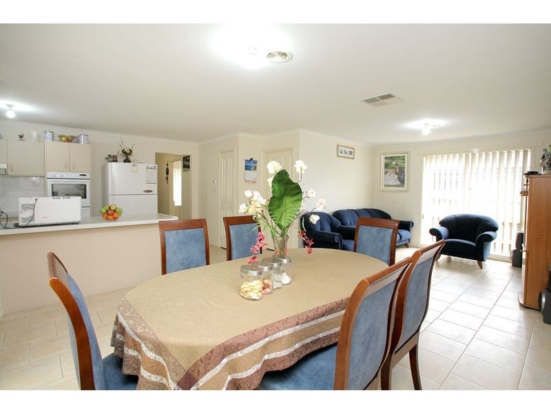 82 The Parkway, Hampton Park VIC 3976