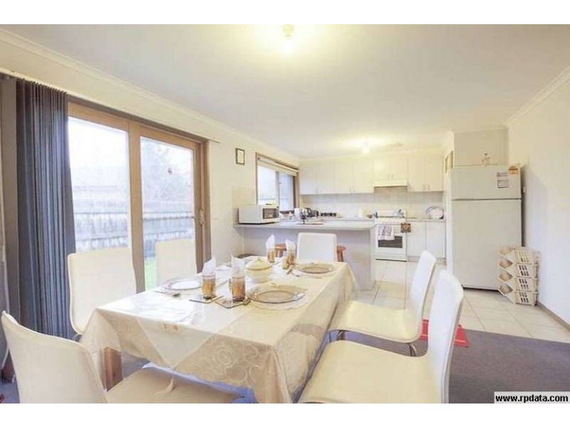 2/122 Fordholm Road, Hampton Park VIC 3976