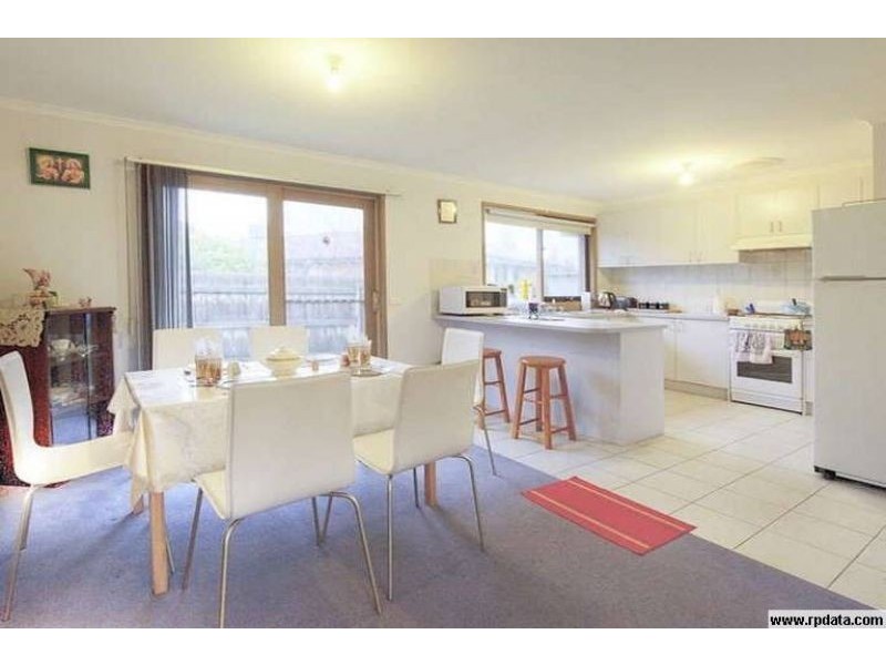 2/122 Fordholm Road, Hampton Park VIC 3976