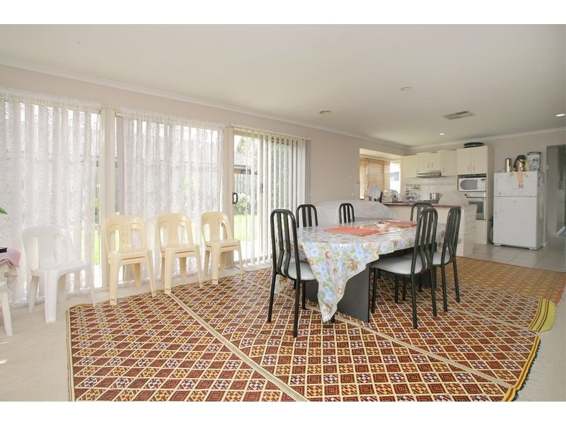 94 Lynbrook Blvd, Lynbrook VIC 3975