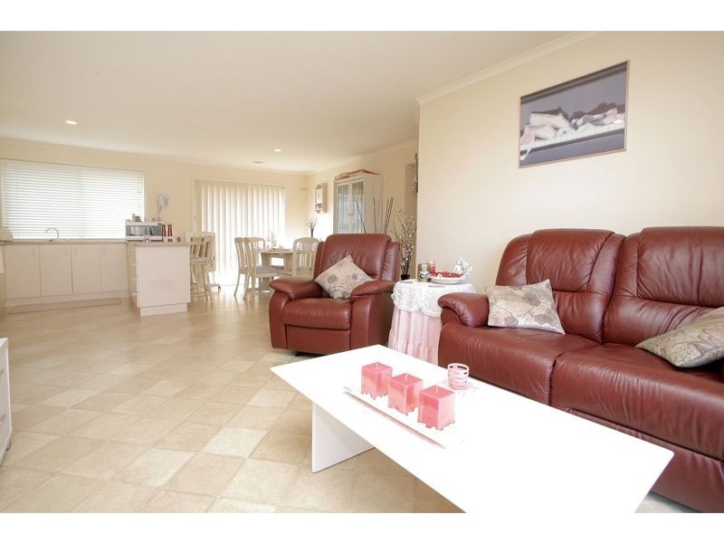 5 Gumtree Grove, Hampton Park VIC 3976