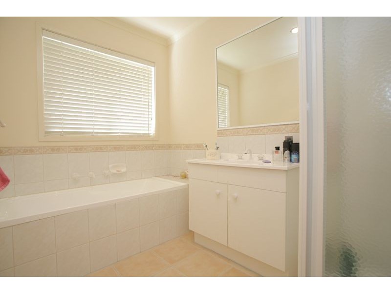 5 Gumtree Grove, Hampton Park VIC 3976