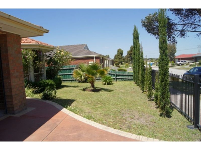 67 The Parkway, Hampton Park VIC 3976